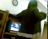 Узбечка разделась и стала танцевать стриптиз